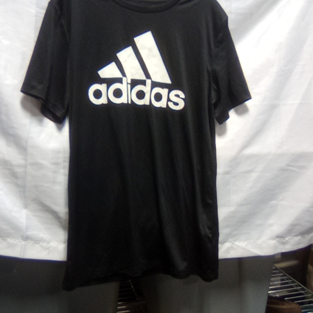 Adidas polyester tee sz xl(18/20)